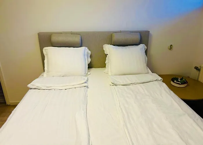 Cozy Home With Garden In Malmoe - Two Double Beds Room